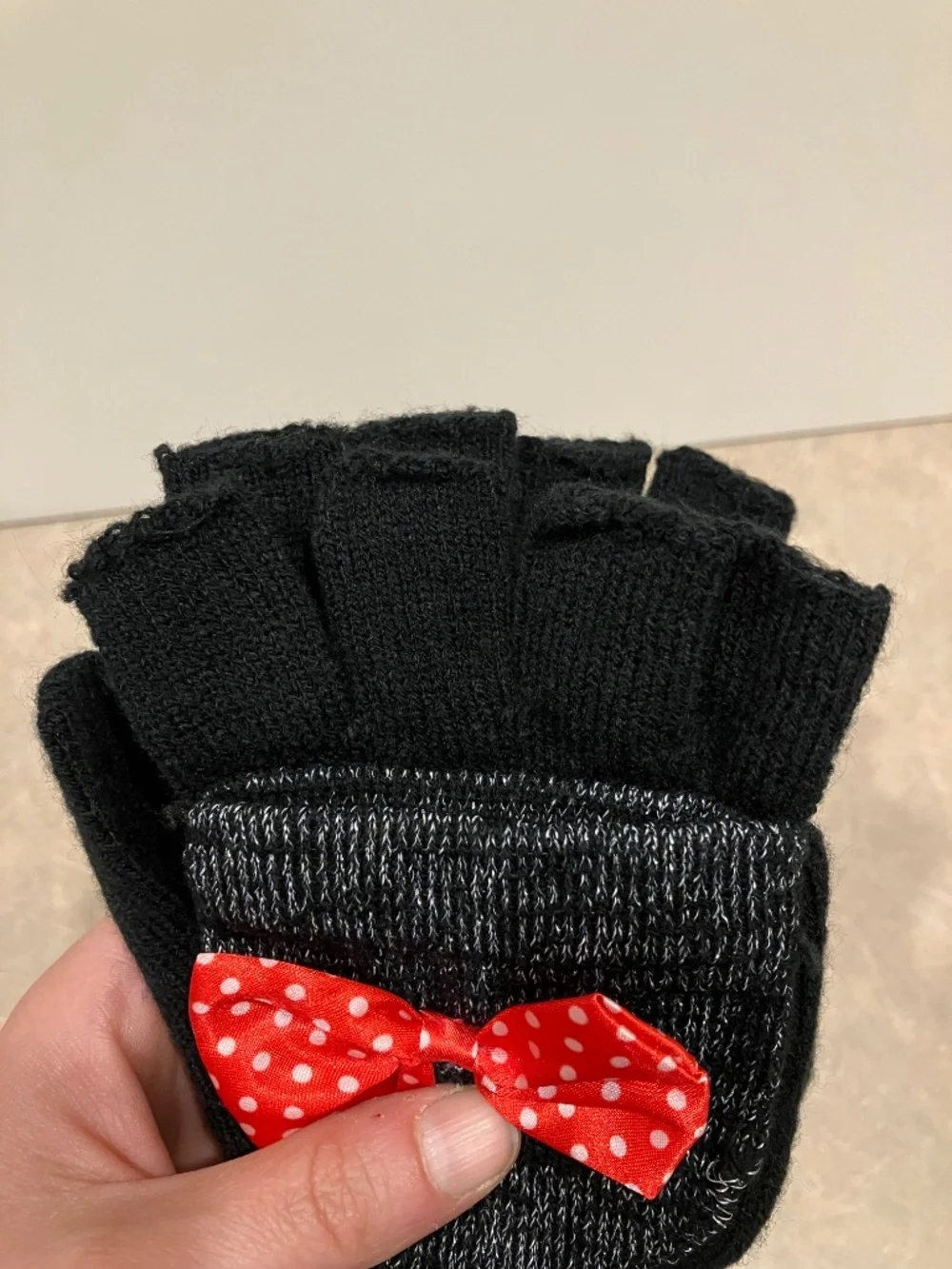 NWT Minnie Mouse Kid’s Flip-Top Gloves